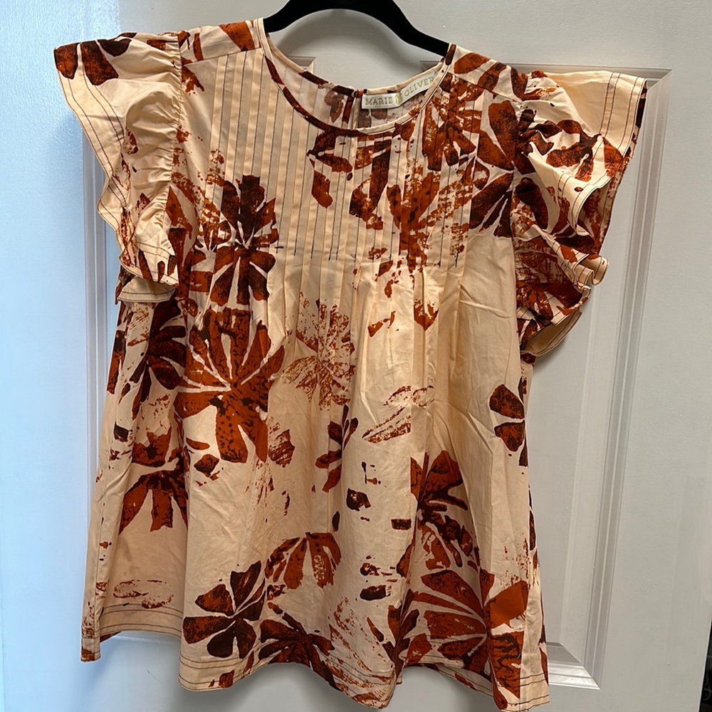 Marie Oliver Short Sleeve Top - Size Medium. EUC